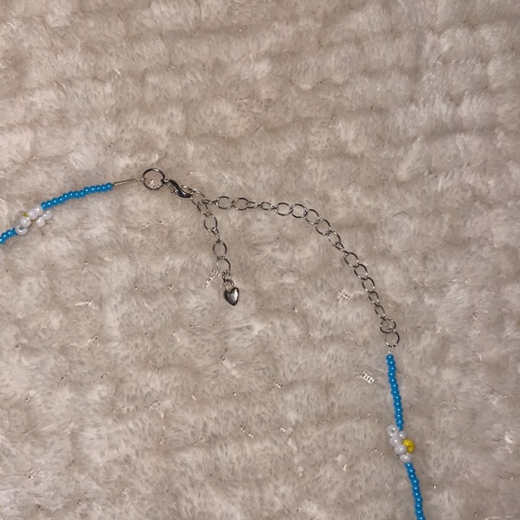 Hand-Made flower beaded necklace adjustable - Picture 3 of 3